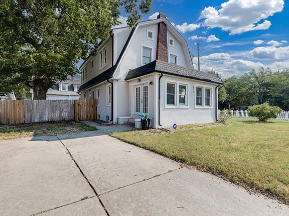 3rd image of 1501 N Waco Ave