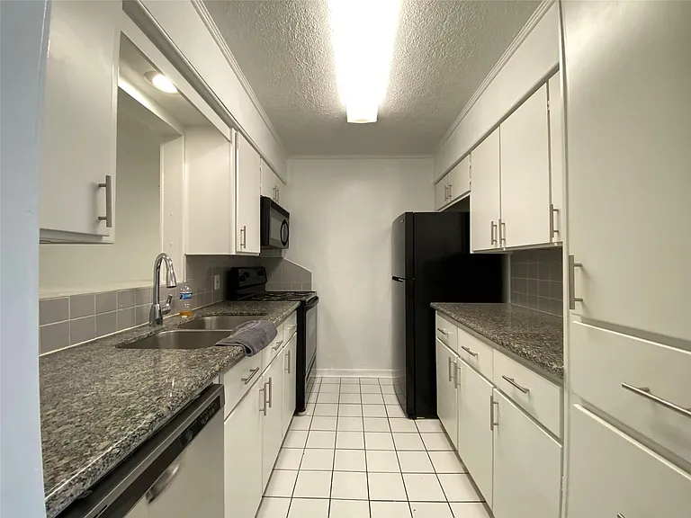 10682 Hazelhurst Dr #14 — Photo 10