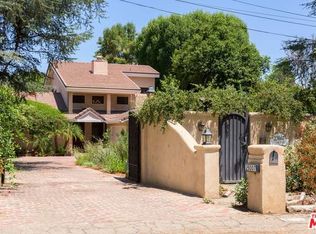 23007 Collins St, Woodland Hills, CA 91367
