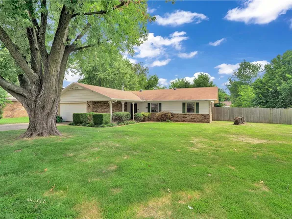 1501 Willard St, Springdale, AR 72762
