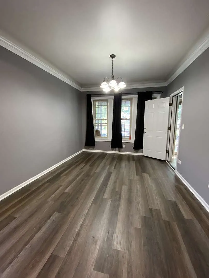 2 bed, 950 sqft, $1,650 — Photo 2