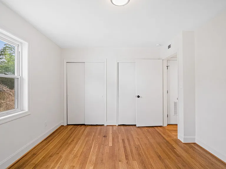 1121 West End Blvd — Photo 35