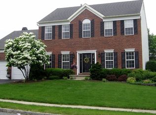 1723 Washington Valley Dr, Stewartsville, NJ 08886