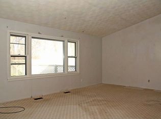 1354 W Pershing Rd, Decatur, IL 62526