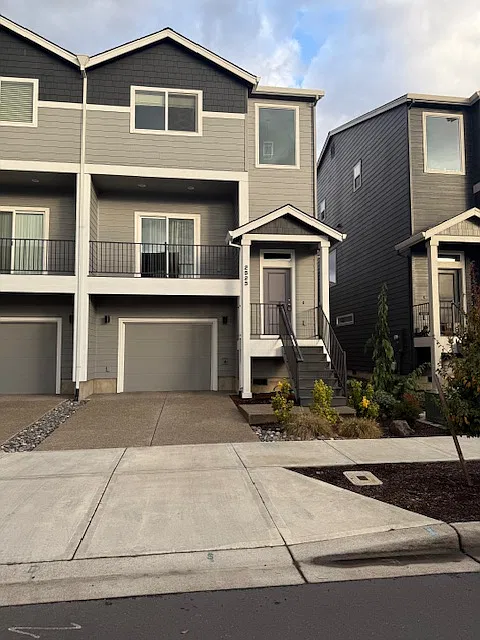 2525 Pilsner St