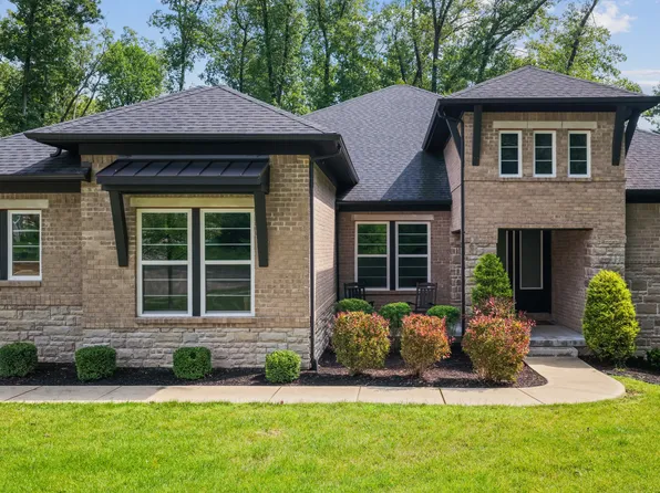 5059 Oak Ridge Trl, Columbus, IN 47201