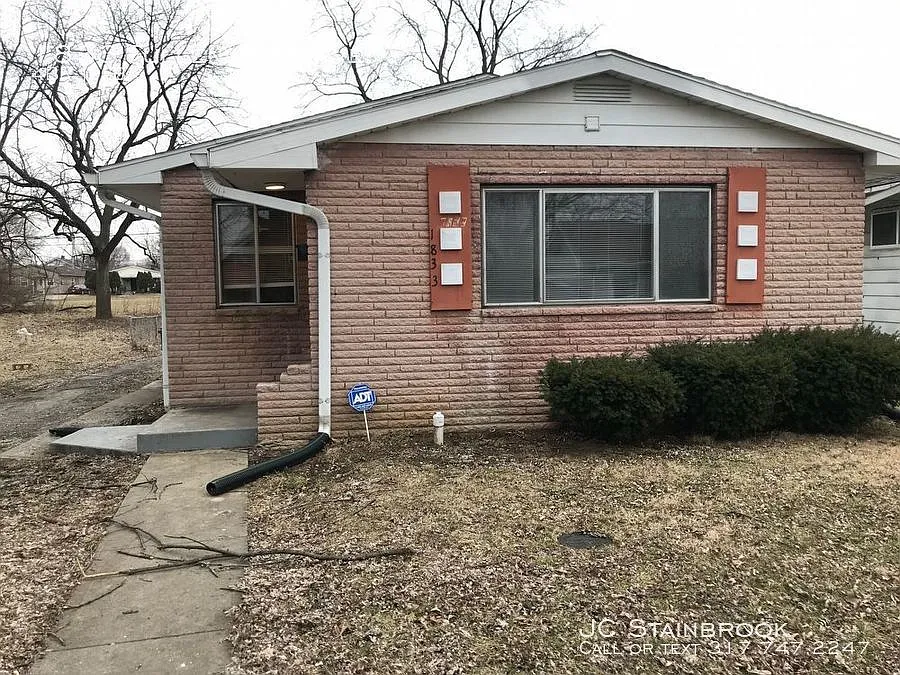 1833 Fullenwider Ave photo 1
