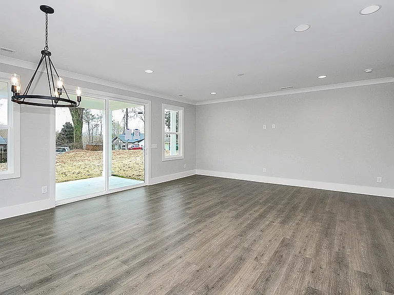 2957 Ross Ave — Photo 9