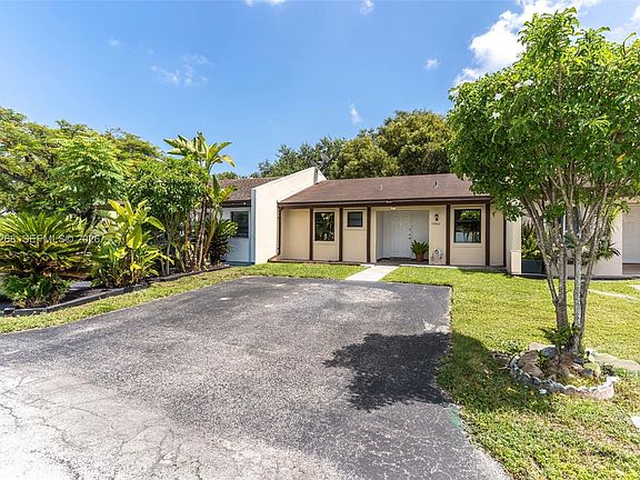 3rd image of 13962 SW 52nd Ln