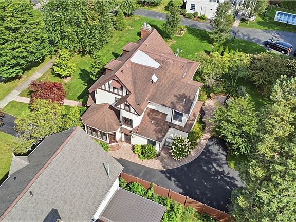 5th image of 271 San Gabriel Dr
