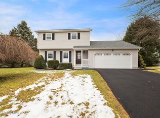 9 Wilson Ln, Cohoes, NY 12047