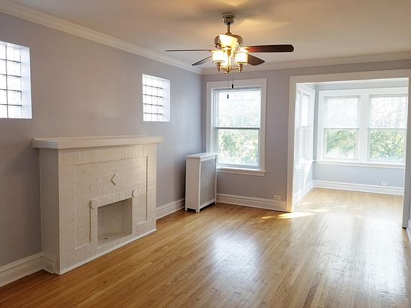 2nd image of 4440 N Saint Louis Ave APT 3