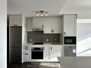 11 Lillian St #1604, Toronto, ON M4S 0C3