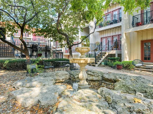 1111 W 46th St APT 53, Kansas City, MO 64112