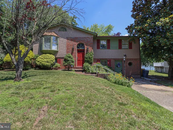 490 Williamsburg Ln, Odenton, MD 21113