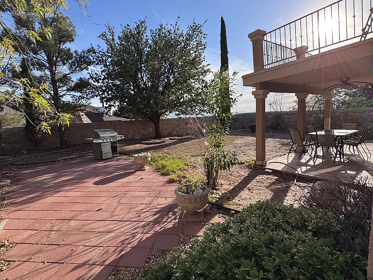 12176 Dos Rios Dr — Photo 16
