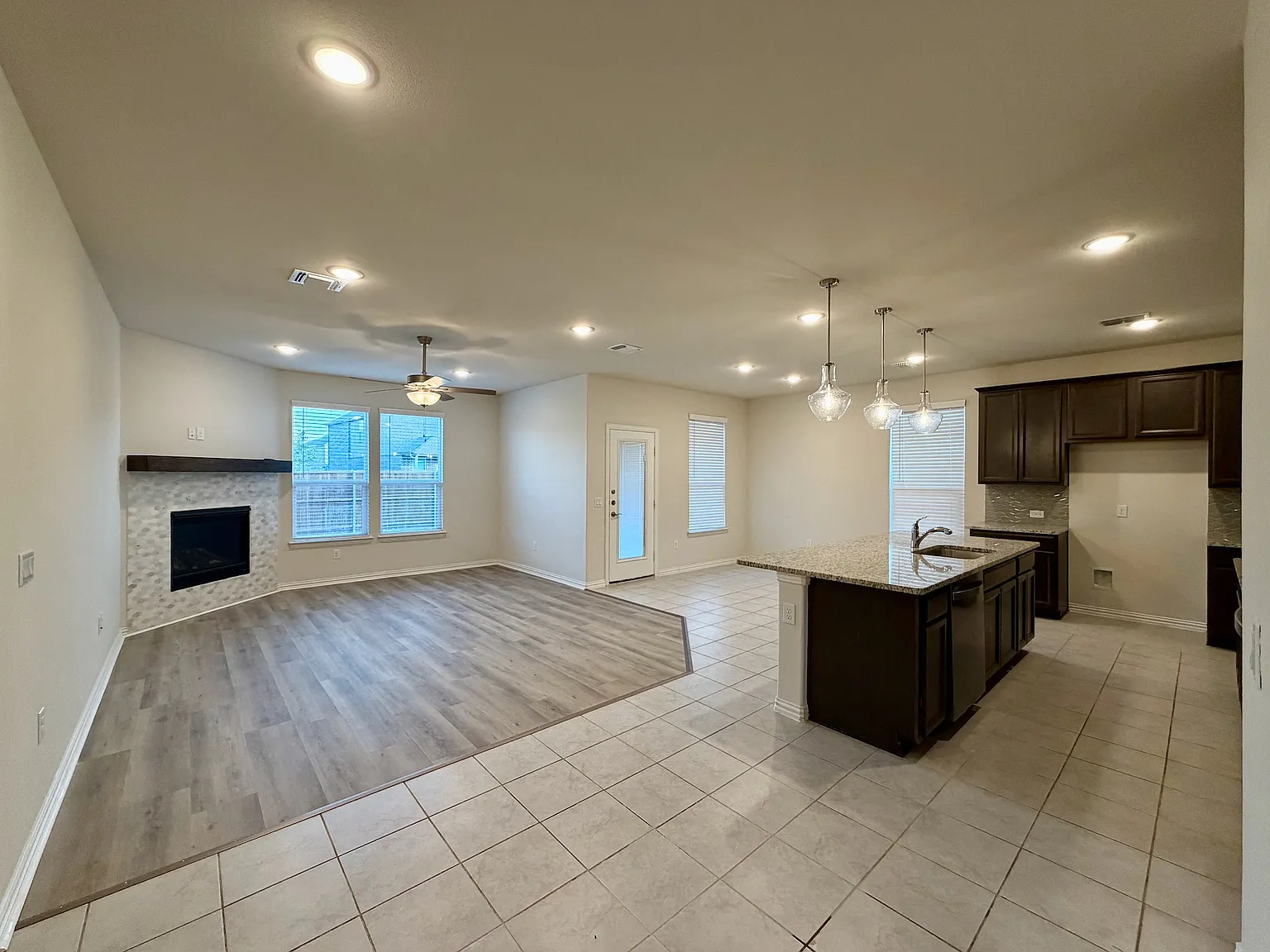 5 bed, 3071 sqft, $2,850 — Photo 4