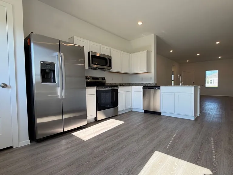 2720 Major St — Photo 3
