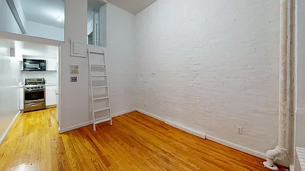 Rented by Bond New York