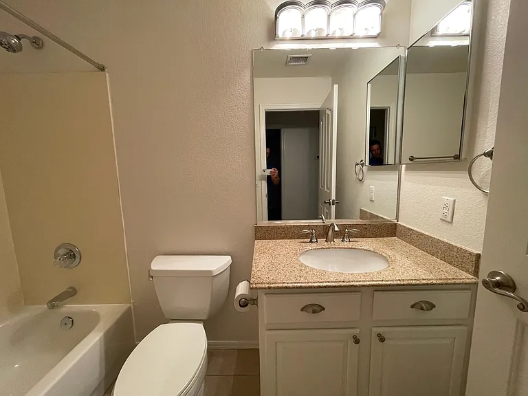 4709 E Abraham Ln — Photo 15
