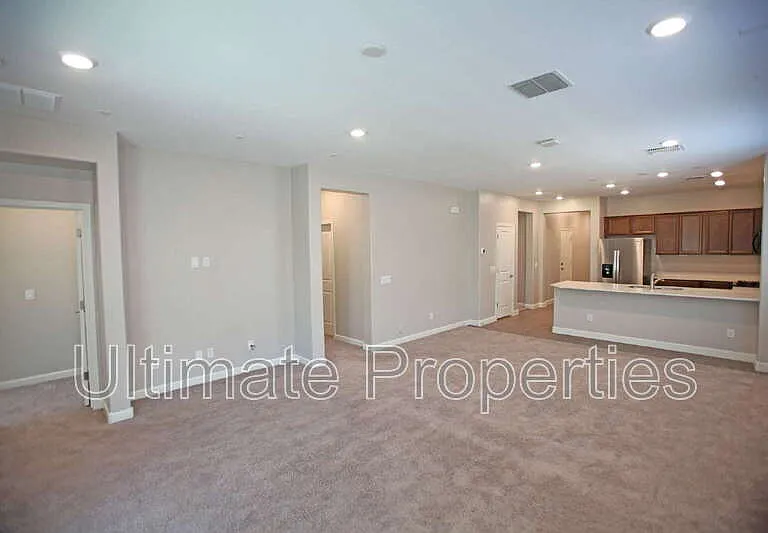 20238 W Buchanan St — Photo 5