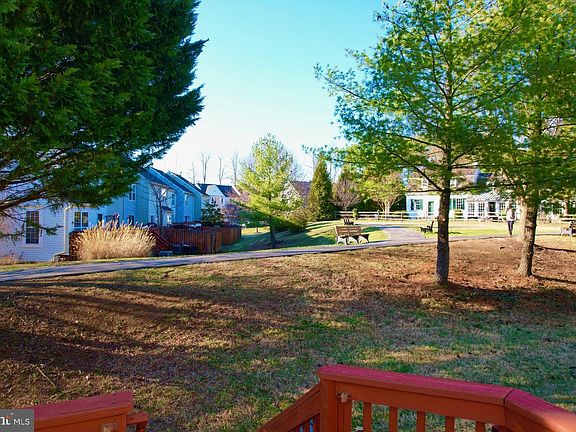 3rd image of 775 Howards Loop #167