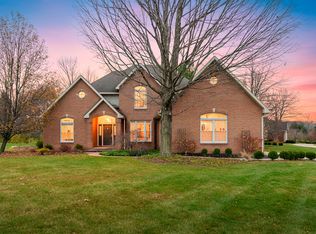 3184 Wyndwicke Dr, Saint Joseph, MI 49085