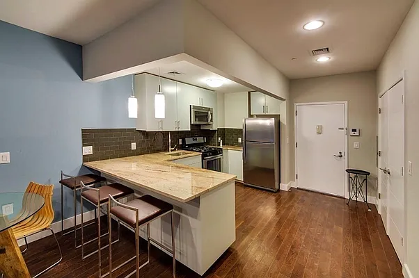 Rented by MNS | media 10