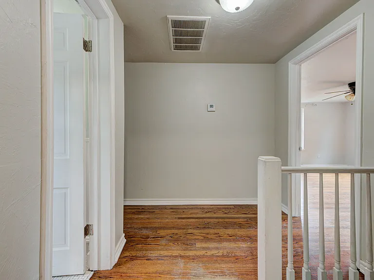 2529 NW 26th St — Photo 32