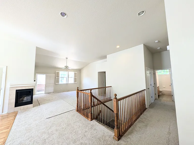 221 Homestead Pkwy — Photo 12