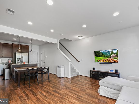 2nd image of 14721 Mason Creek Cir
