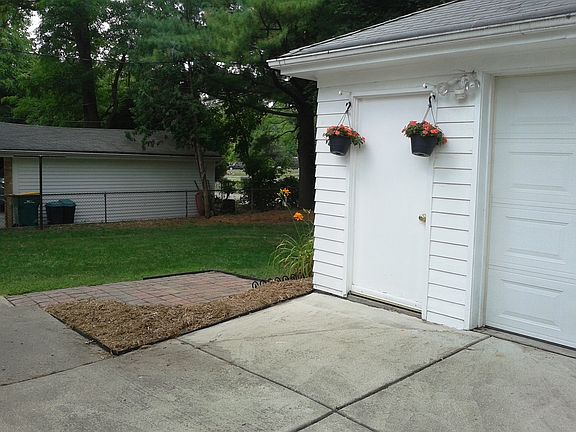5th image of 33988 Glenview Dr
