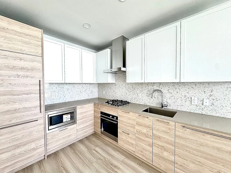 2381 Beta Ave #312 — Photo 12