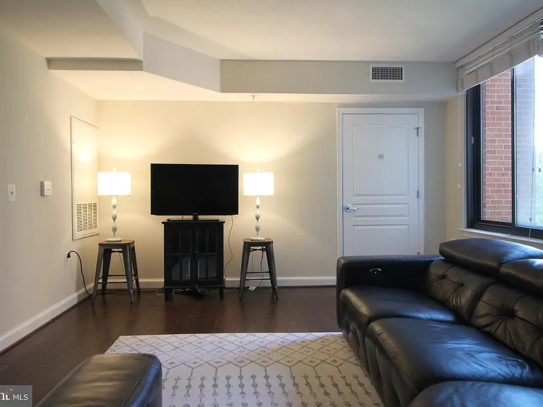 2451 Midtown Ave #305 — Photo 14