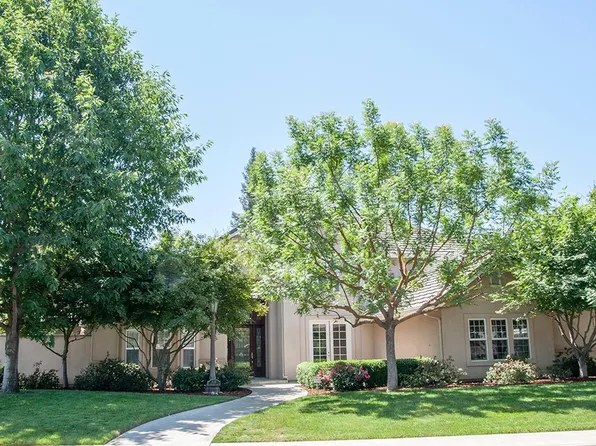 5135 W Merlot Ct, Visalia, CA 93291
