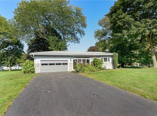 53 White Hill Dr, Rochester, NY 14625
