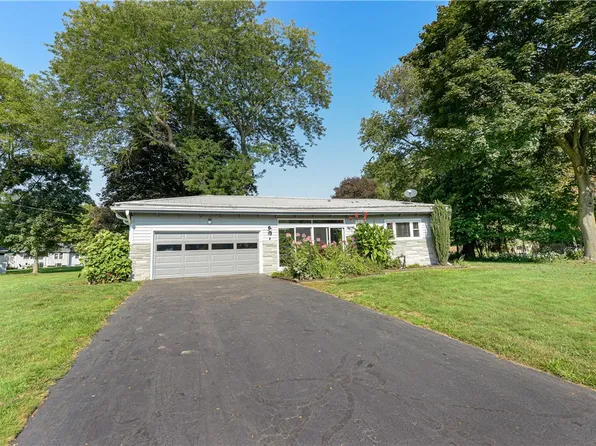 53 White Hill Dr, Rochester, NY 14625