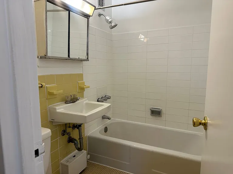 1111 Arlington Blvd #429 — Photo 9