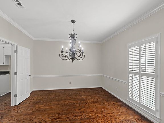 5th image of 104 Sandy Springs Rd