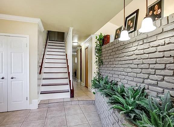 3rd image of 3527 Lang St