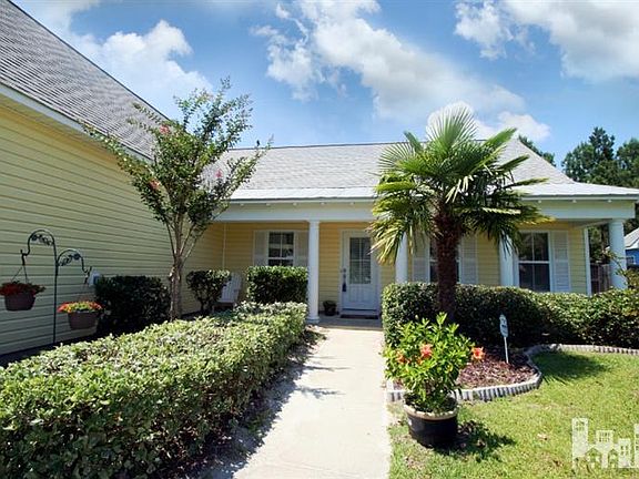 2nd image of 126 S Palm Dr