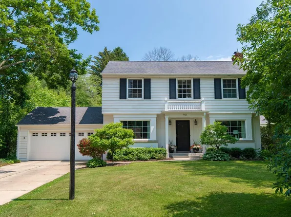 921 East Spooner ROAD, Fox Point, WI 53217