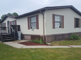20577 Seneca Dr, Clinton Township, MI 48036