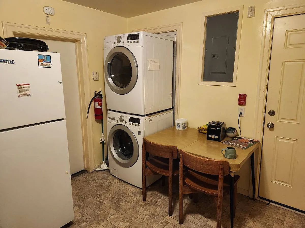 5 bed, 2.5 bath, 1000 sqft, $775 — Photo 3