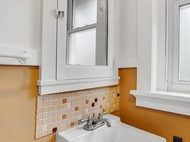 5528 Beverly Pl #2 — Photo 16