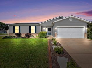 713 Pinckney St, Warrenton, MO 63383