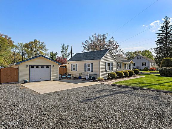 4th image of 337 Manalapan Road