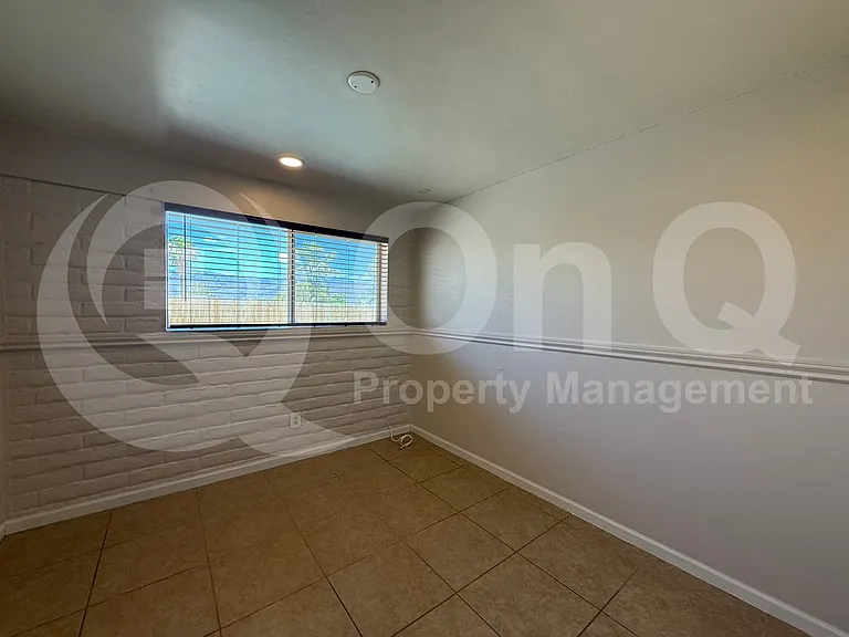 8601 E Calle Bolivar — Photo 29