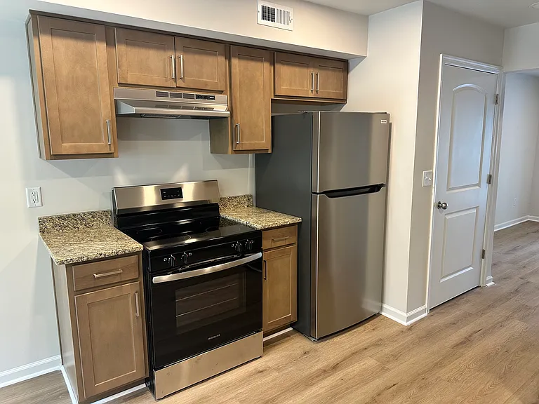 125 Windsor Pines Way #B — Photo 3