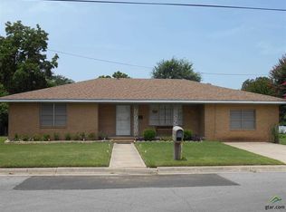 611 N Johnson Ave, Mount Pleasant, TX 75455